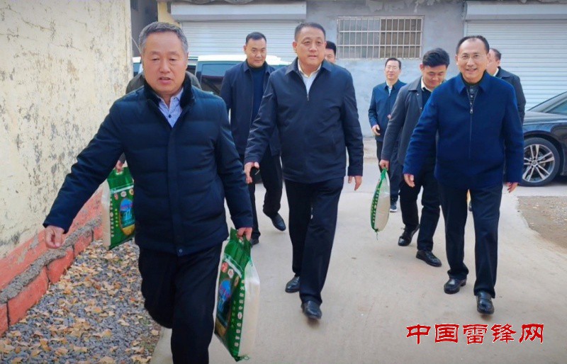 寒冬送暖十余载 爱心关怀显真情”