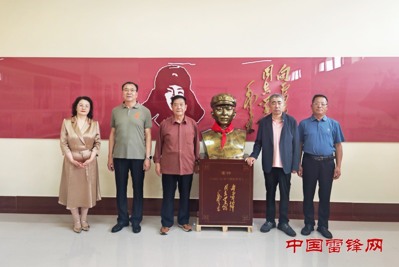 临沂、济宁、泰安等地各界人士到瑞琴艺术馆考察参观”